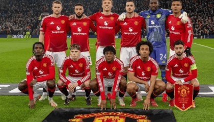 狂轰4球！B费点球戴帽引争议，曼联晋级靠裁判？下场对阵法甲劲敌恐翻车！