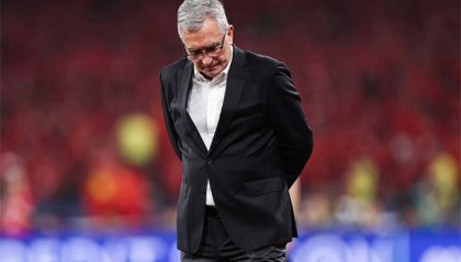 轮到国足“争四”了！应请教祖师爷阿森纳，邀温格出山对付印尼