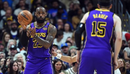 东契奇32+10+7约基奇低配三双 老詹25+9湖人降服掘金