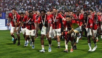 熬出头了！那不勒斯“梅开三度”，意甲冠军这饼终于啃上了！